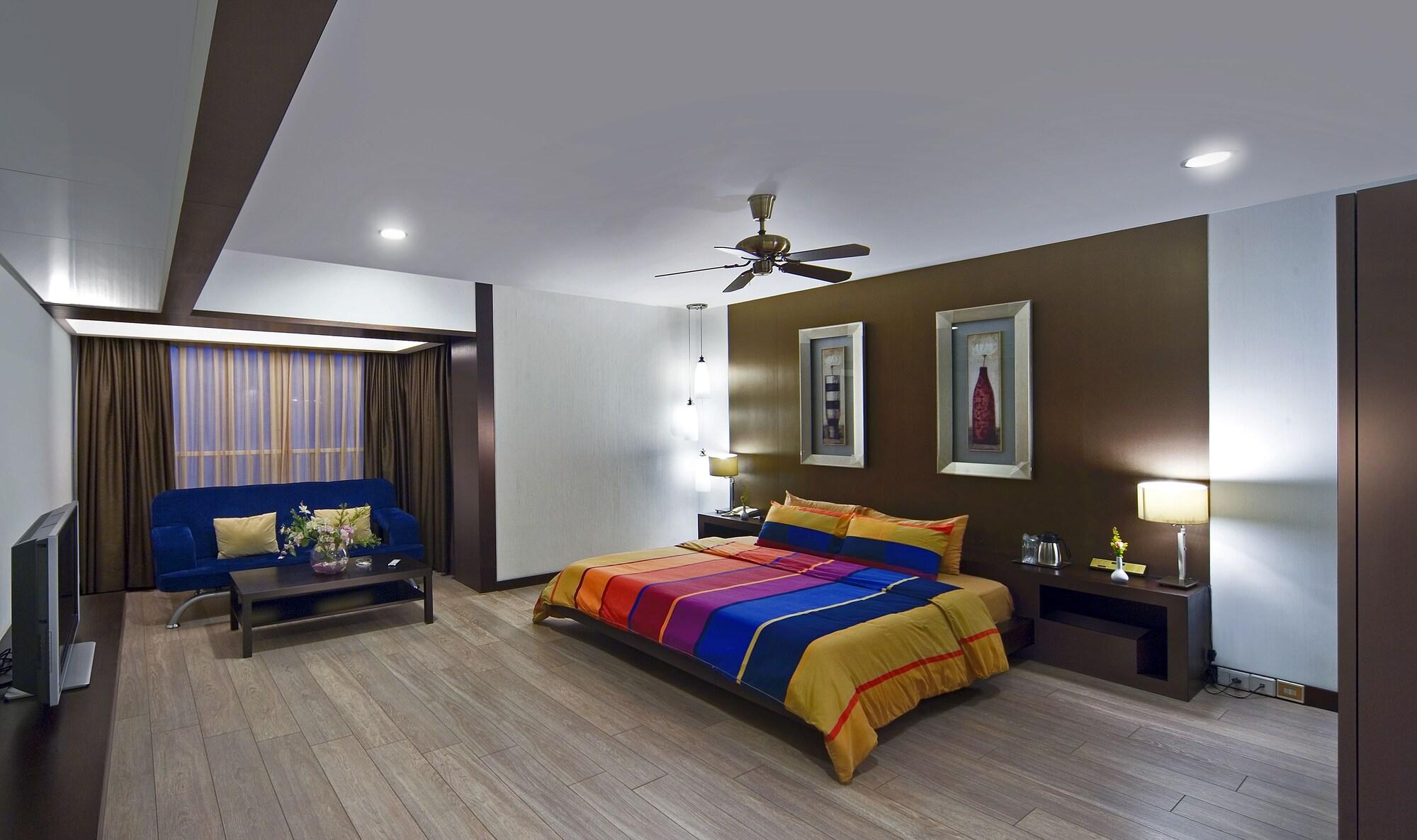 Hotel Aurora Towers Pune Exterior photo