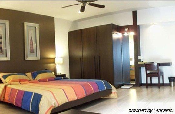 Hotel Aurora Towers Pune Room photo