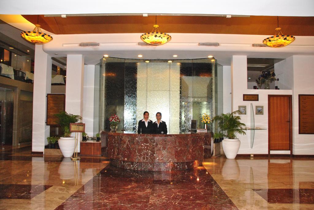 Hotel Aurora Towers Pune Exterior photo