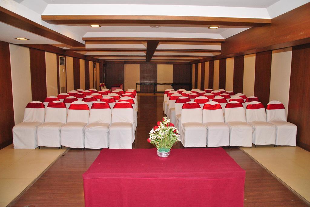 Hotel Aurora Towers Pune Exterior photo
