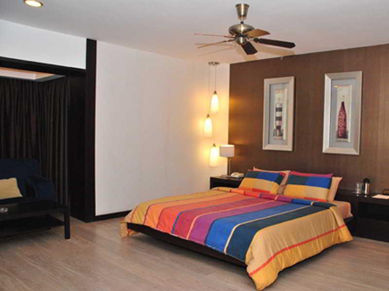 Hotel Aurora Towers Pune Exterior photo