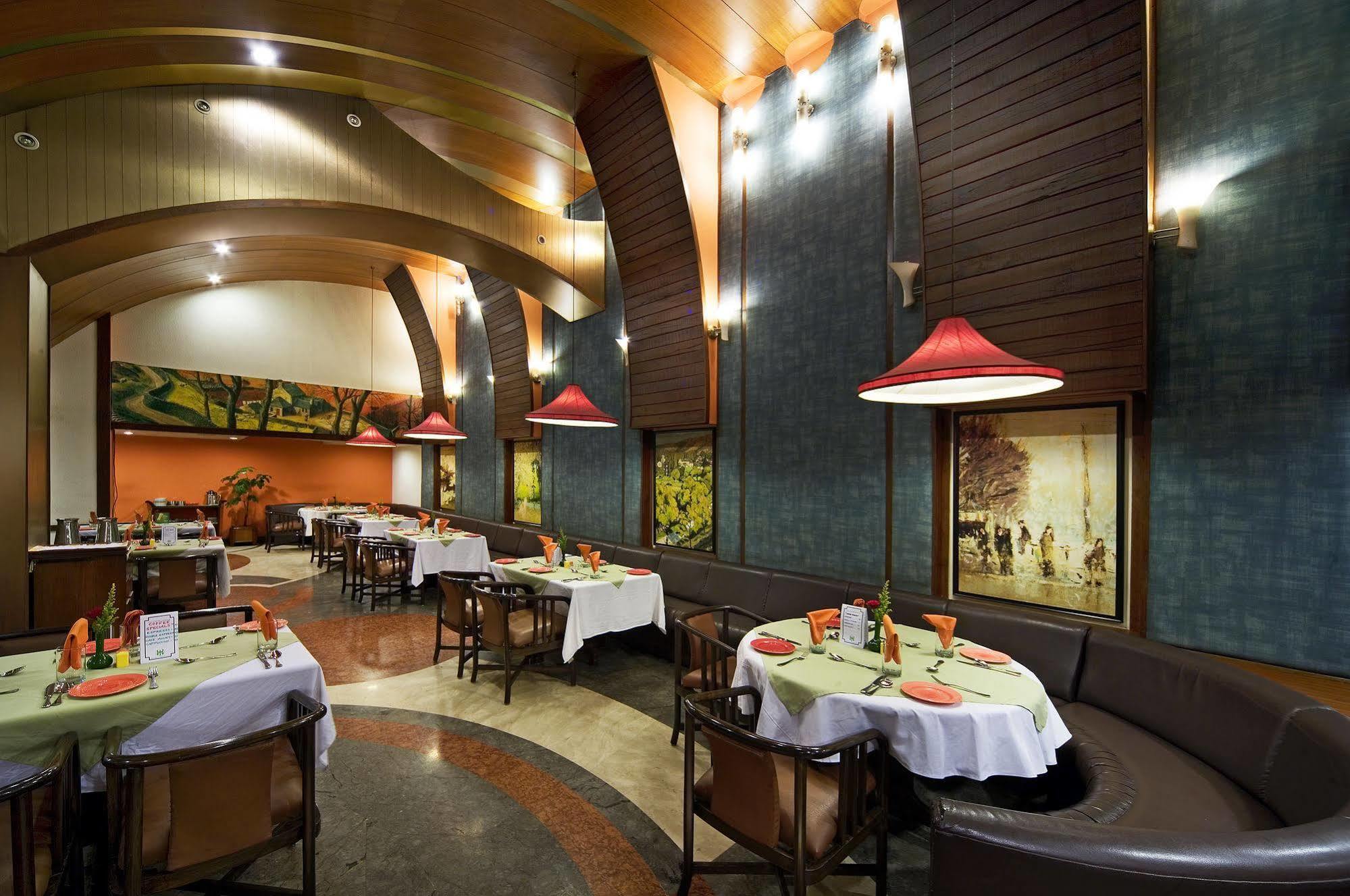 Hotel Aurora Towers Pune Exterior photo