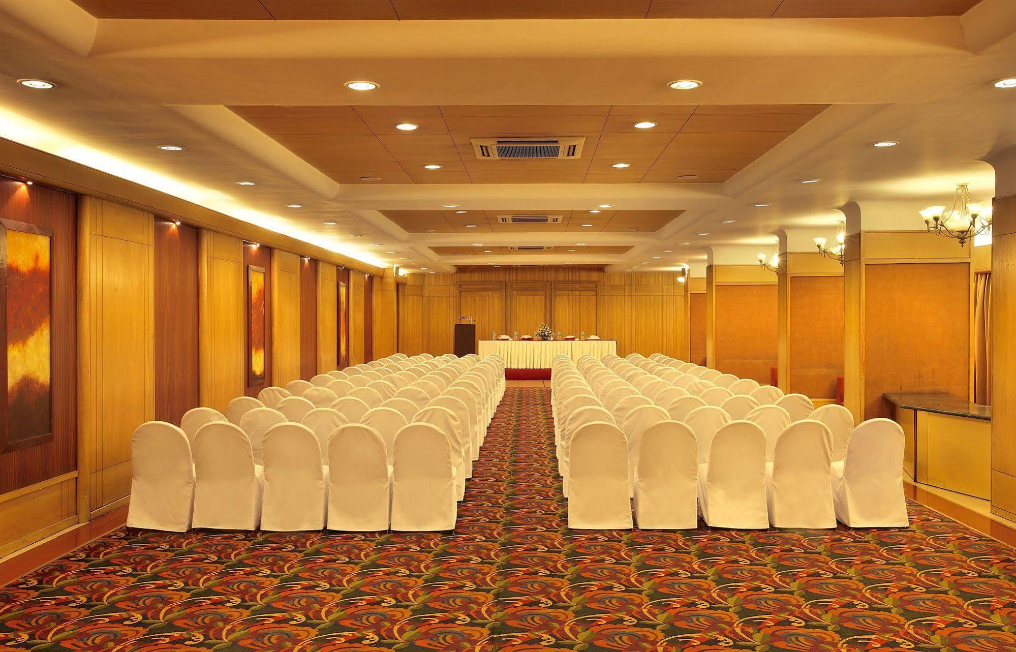 Hotel Aurora Towers Pune Exterior photo